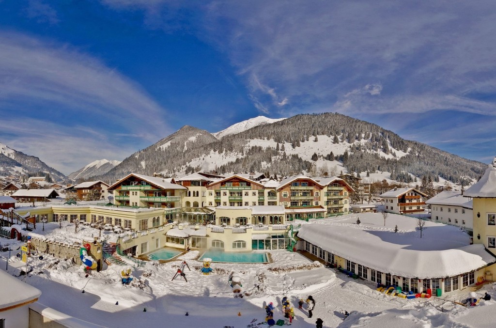 hotelansicht_winter_alpenrose_leading_family_hotel_resort_alpenrose